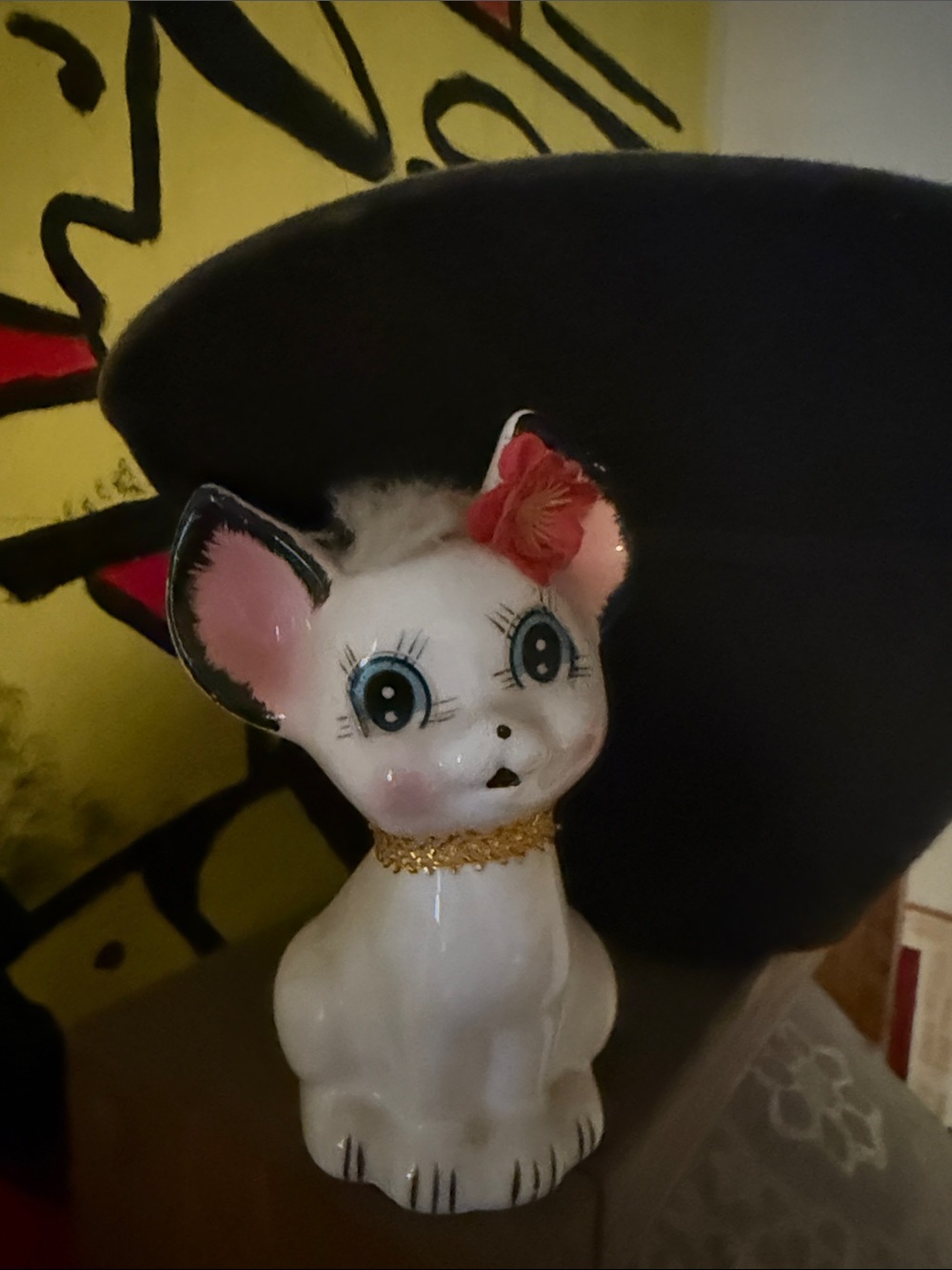 Source Unknown White Ceramic Cat Figurine with Pink Accents and Gold Collar